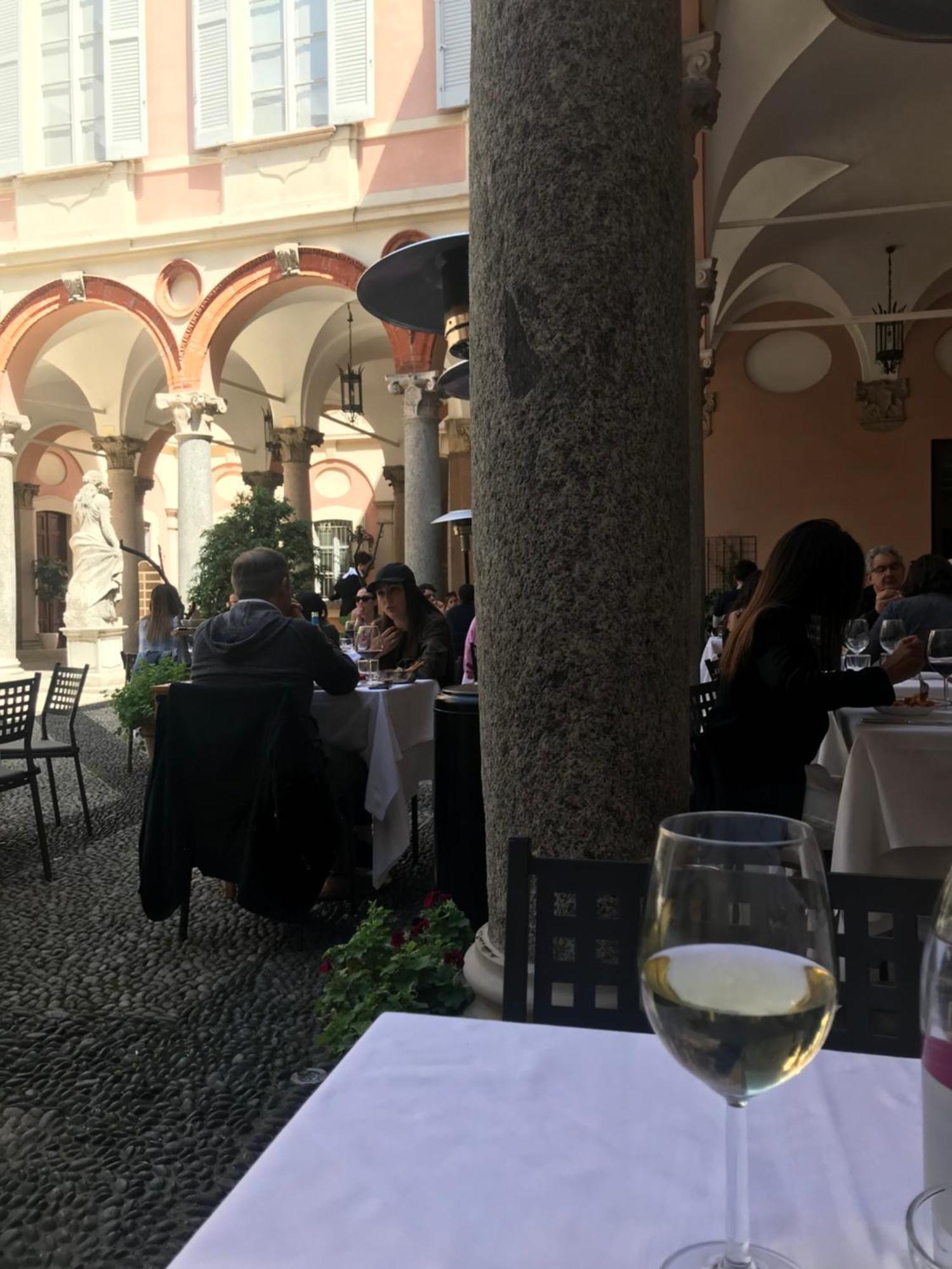 Free 30 Minutes Preemptive Cognitive Disconnect Therapy Price Location Real Duomo Palace Mini Suite Milano Eksteriør billede