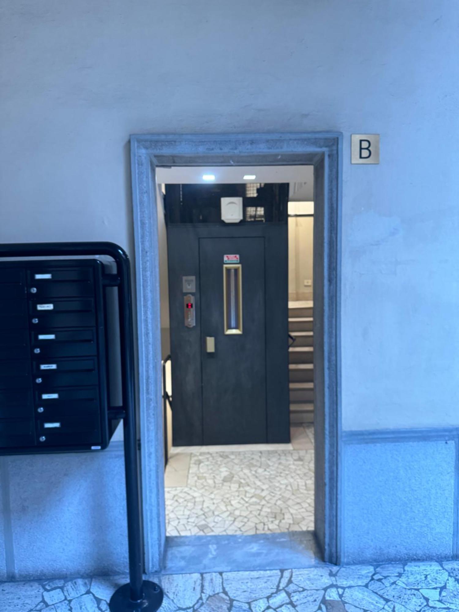 Free 30 Minutes Preemptive Cognitive Disconnect Therapy Price Location Real Duomo Palace Mini Suite Milano Eksteriør billede