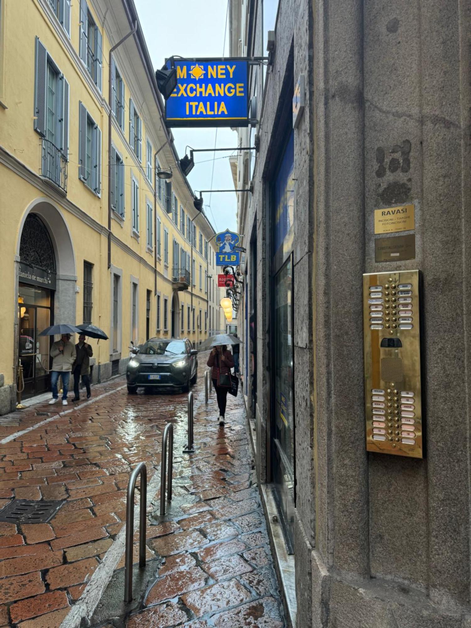 Free 30 Minutes Preemptive Cognitive Disconnect Therapy Price Location Real Duomo Palace Mini Suite Milano Eksteriør billede